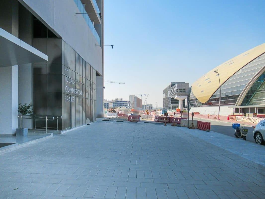 Frank Porter - Azizi Aura Dubai Exterior foto